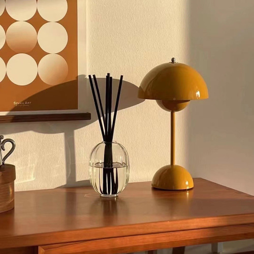 Unique Rechargeable Rechargeable Table Lamp For Restaurant