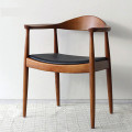 Cadeira de jantar Kennedy Chair em couro