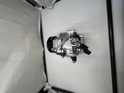 Mitsubishi Lancer Car Air Conditioning Compressor AKS200A413C 2.0L