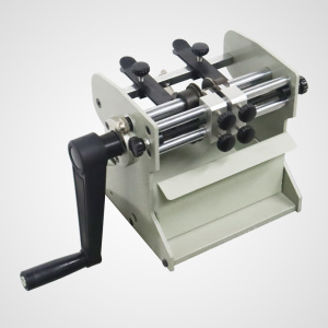 Manual type taped resistor cutting machine