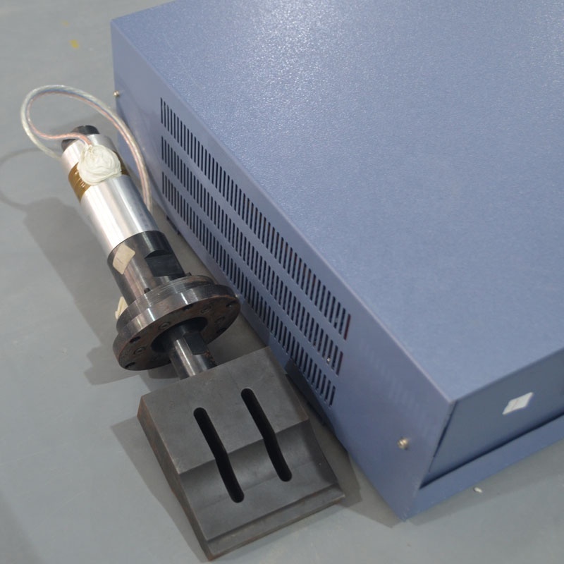 15kHz 3200W Ultrasonic Generator with Horn - Price Inquiry