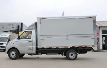 Foton Xiangling V2 Gasoline Wing Van