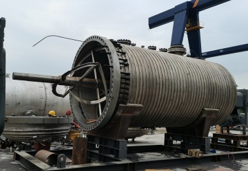 Reator de meia bobina externa eficiente