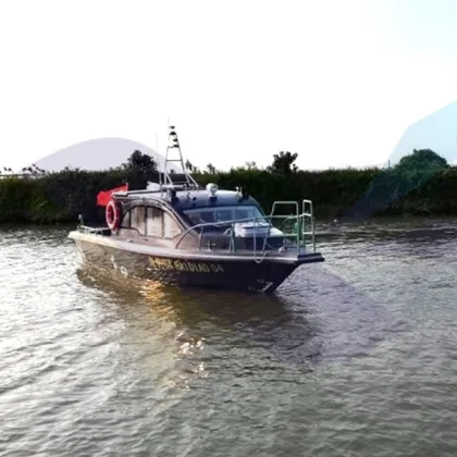 Fishing Vessel and Speed Boat: Aluminum and Fiberglass Fishing Yacht