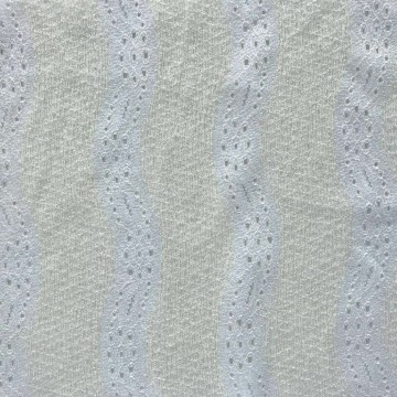 Jacquard tricoté à rayures ondulées au crochet