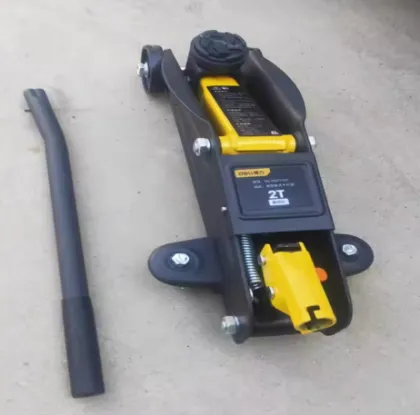 Factory Wholesale 3 Ton Torin Hydraulic Trolley Jack / Floor Jack with Extra Saddle