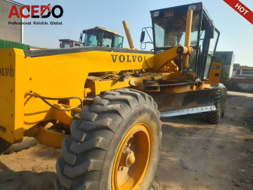Volvo G740 motor grader