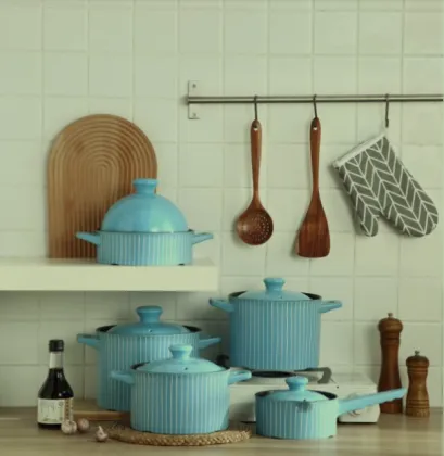 Black ceramic casserole dish with lid