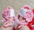 Buty dziecięce Handmade crochet, różowy i biały kwiat