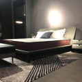 Katil perabot bilik tidur hotel yang lembut