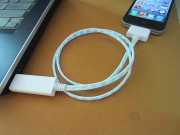 Soft Visible Sync Charging Flashing Usb Cable For Iphone 5 / Ipad / Ipod
