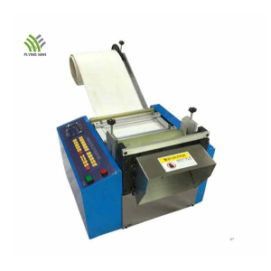 Automatic roll to sheet cutting machine