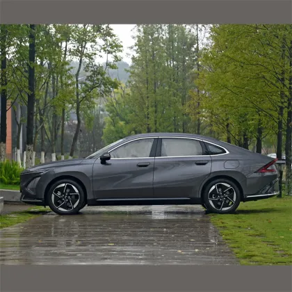 Wuling Starlight 5-Seater Electric-Hybrid Sedan for Sale
