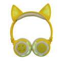 Headphone telinga kucing dengan cahaya berkedip bersinar