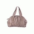 Bolso de mujer en primavera y verano.