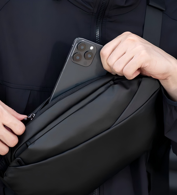 Men's waterproof crossbody single-shoulder strap