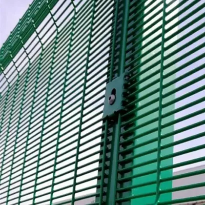 Green anti-theft barbed wire 358 fence