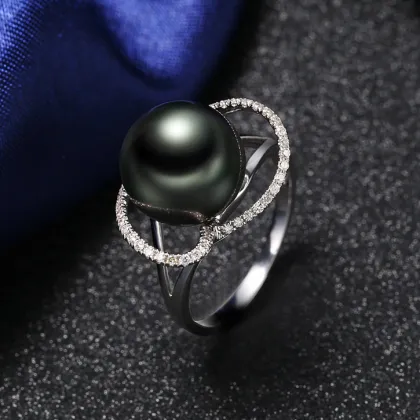Classical Circle Diamond 14K White Gold Emerald Pearl Ring