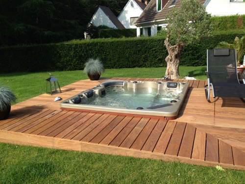 81 jets new design outdoor spa massage bathtub