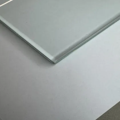 Ultra White and Ultra Transparent Low Iron High-End Glass