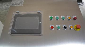 Controlling table for flying saw