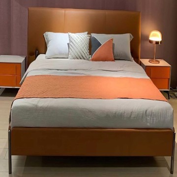 Napapa licht luxe bed