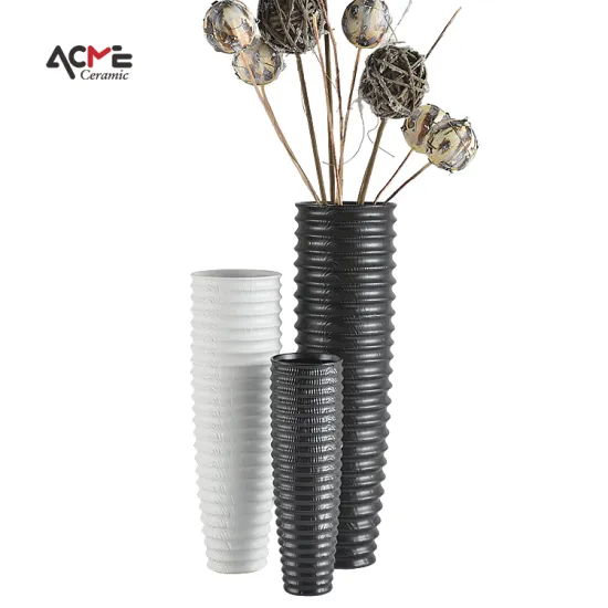 Handcrafted Modern Rustic Nordic Minimalist Ceramic Vase: Ideal Decor for Pampas Grass and Flowers