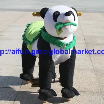 Panda Yuanyuan, kids riding toys cars
