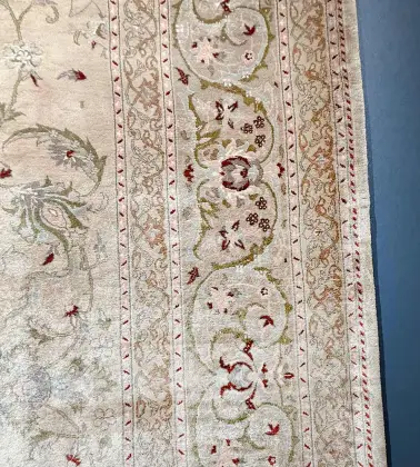 Hand-Knotted Indian Pure Mulberry Silk Rug