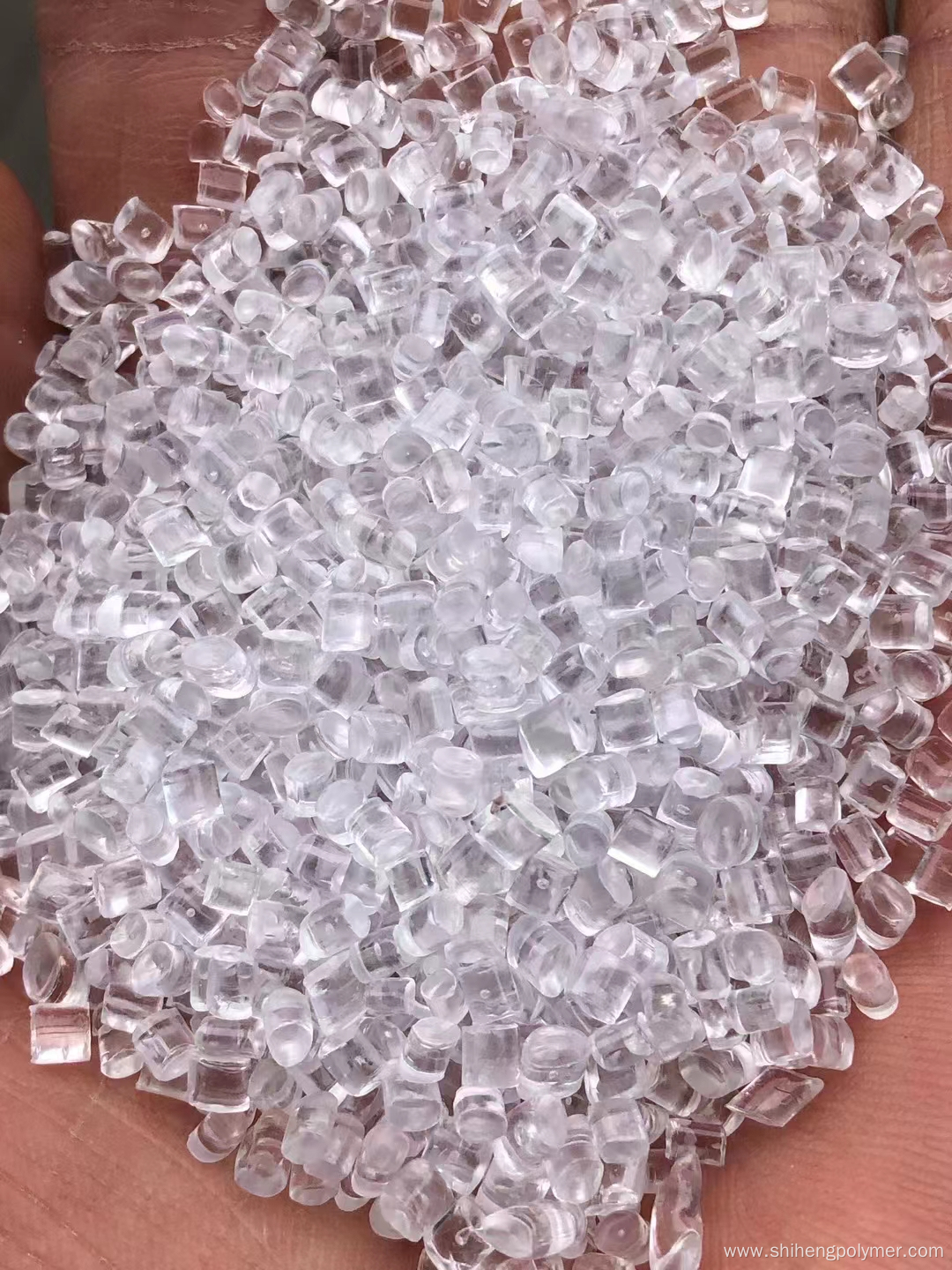 Colorless transparent polycarbonate plastic particles