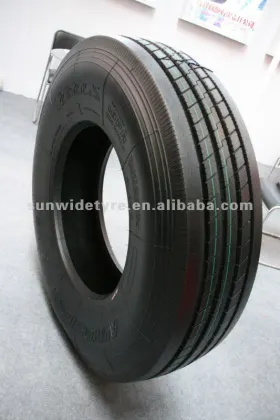 All steel truck tire 12r22.5