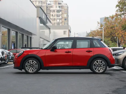 2025 MINI COOPER 1.5T Classic 5Doors