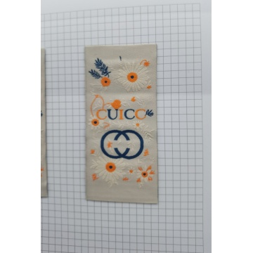 Étiquettes tissées haute densité et exquises