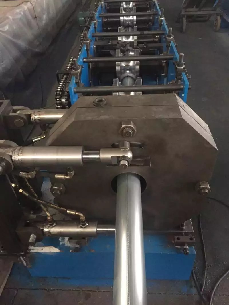 downpipe rolling machine