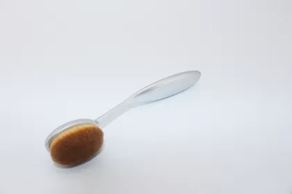 Oval shape foundation brush
