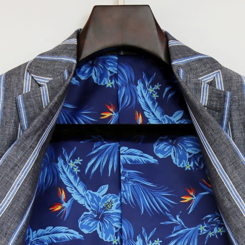 Innovative Strip Fabric Blazer with Printed Lining