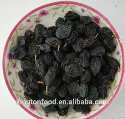 organic superior quality dried raisin / black currant