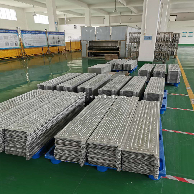 Aluminum battery cold plate for EV