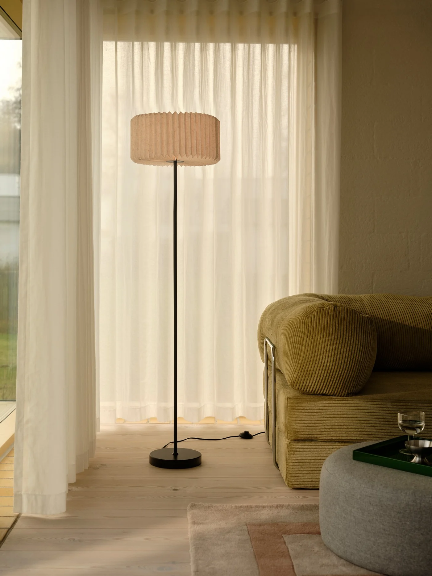Modern Pleated Shade Floor Lamp for Living Room (3)