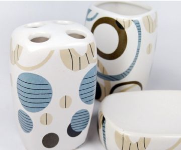 4 PC Of Ceramic Bath Set Different Pattern