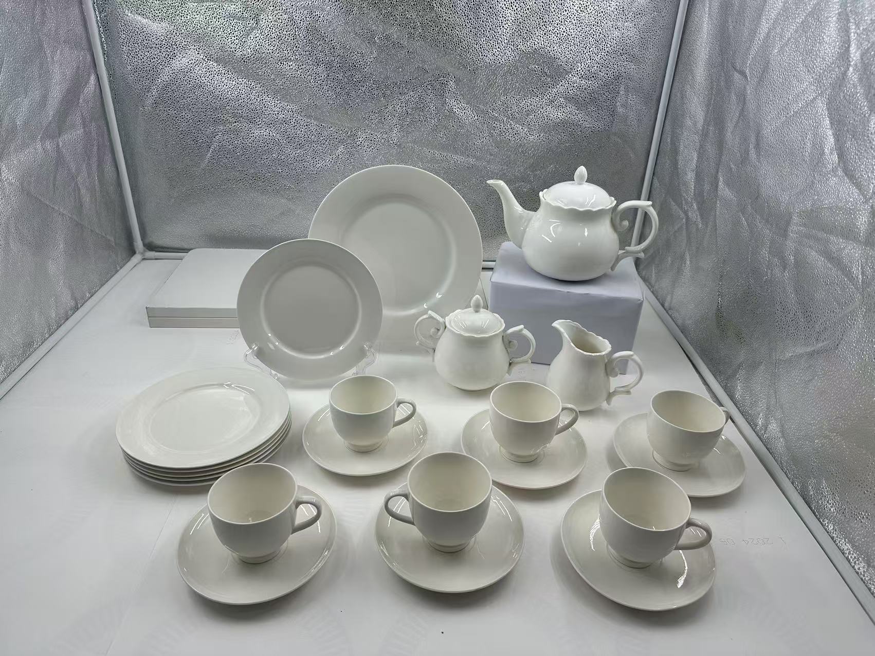 Ceramic tableware with profound cultural heritage