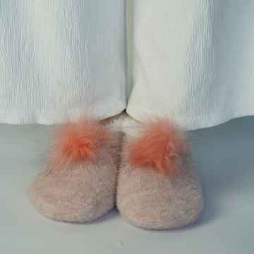 Custom Logo OEM Super Soft Polyester Floor Socks with Anti-Slip Design for Cozy Winter Indoor Use