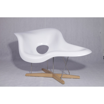 Modern Style Shaped Lounge Chair