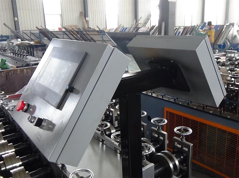 Light gauge steel frame machine 