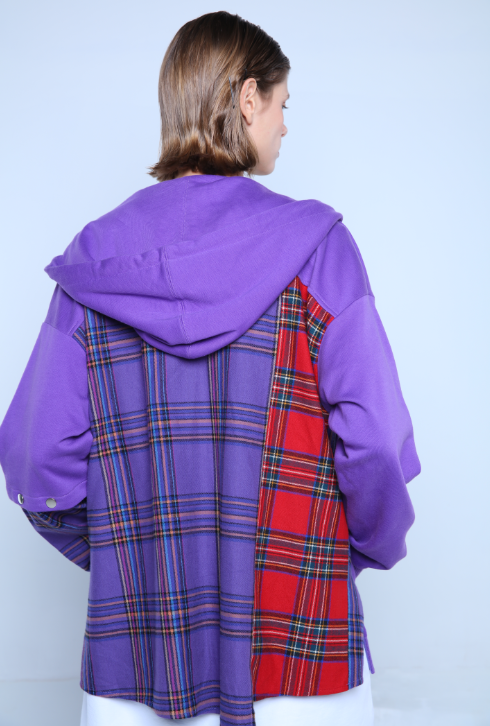 ZIP-UP FASTENING AT THE FRONT