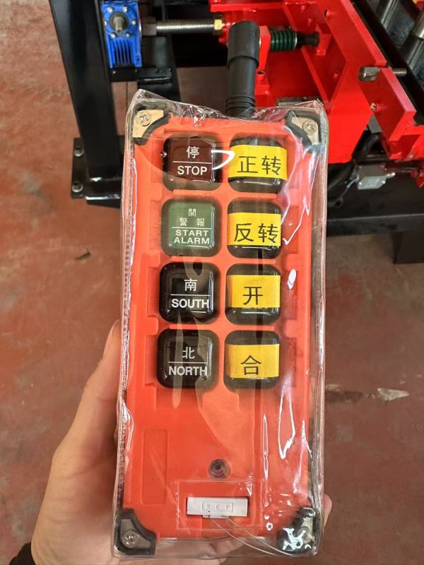Yiping automatic bridge cover forming machine (with reinforcement)
