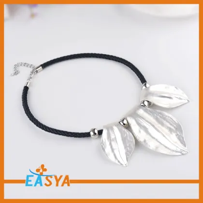 Famous Silver Jewelry Brand Leaf Pendant Silver Necklace