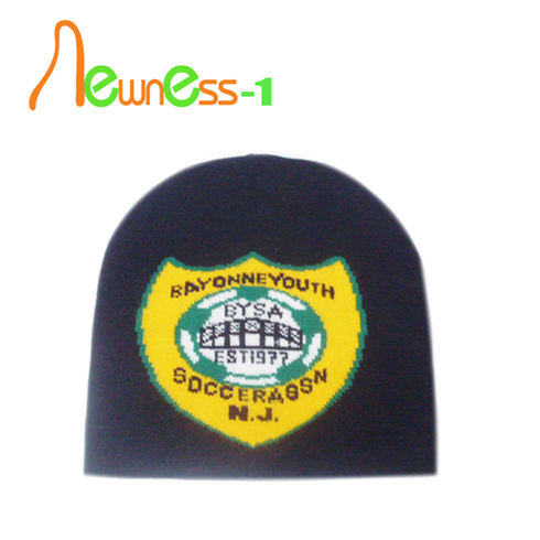 Kustom Beanie topi dengan Jacquard Logo