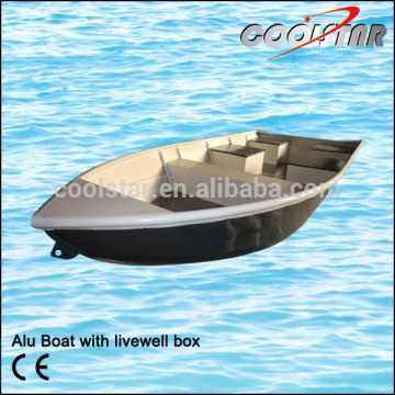 aluminum boat with livewell box
