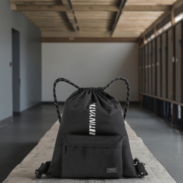 Mochila de ginástica de cordão preto personalizável com opções de poliéster e seda